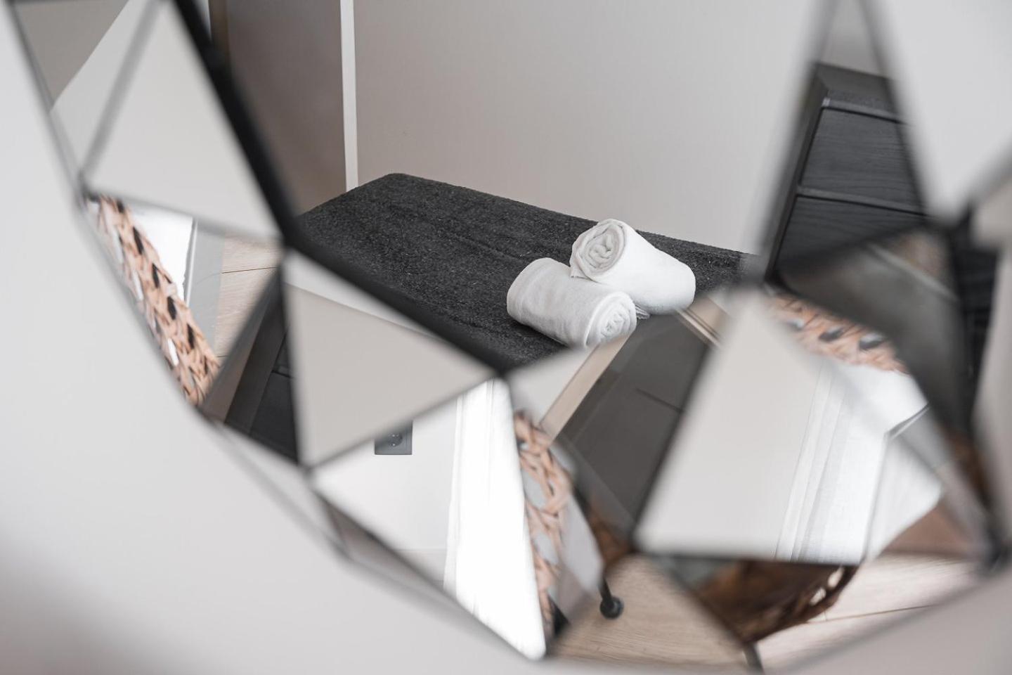 Guestready - Quental Wallpaper Near Marques Square Porto Zewnętrze zdjęcie